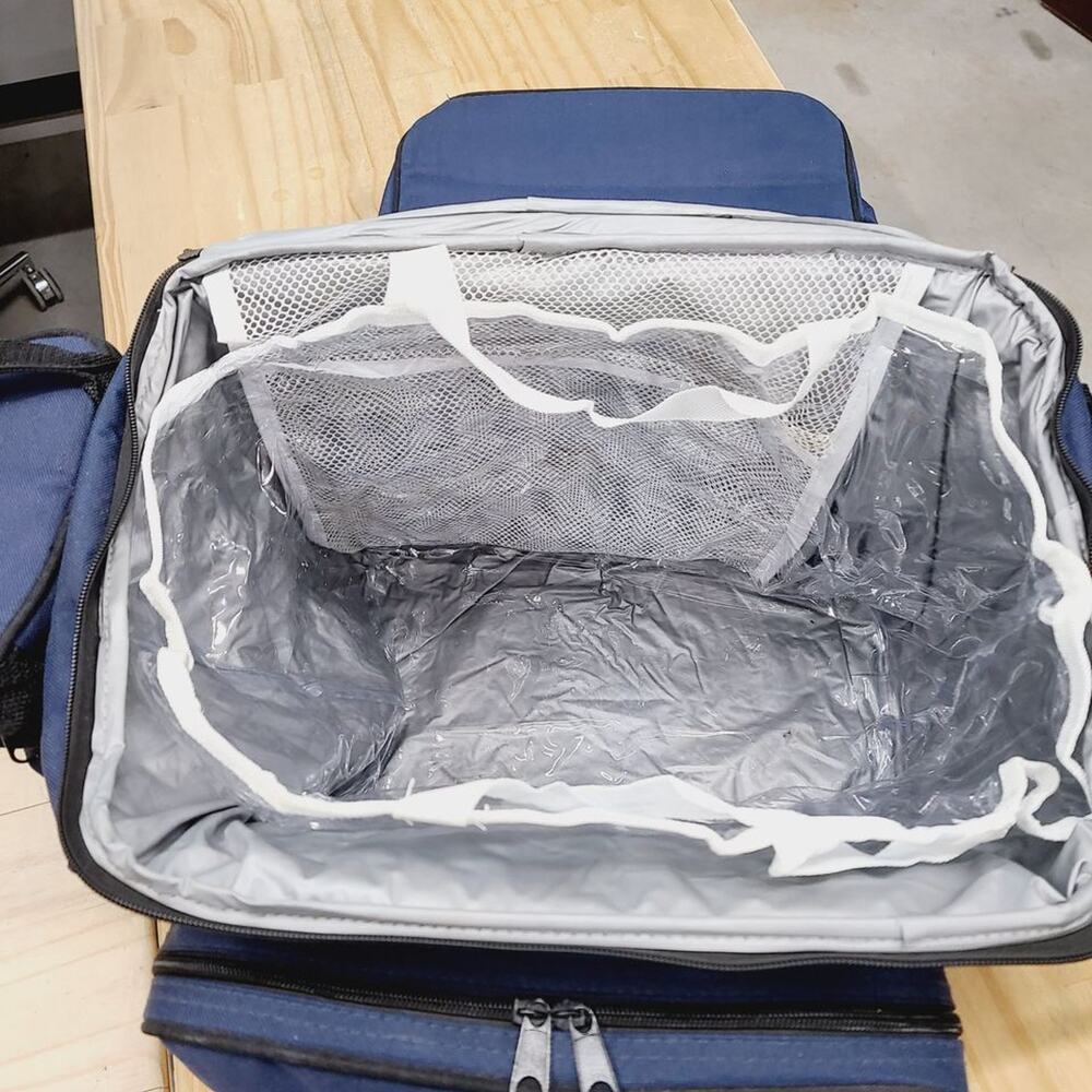 Large 30 Piece Picnic Cooler & Backpack Service for 4  PRE-OWNED - Picture 10 of 10